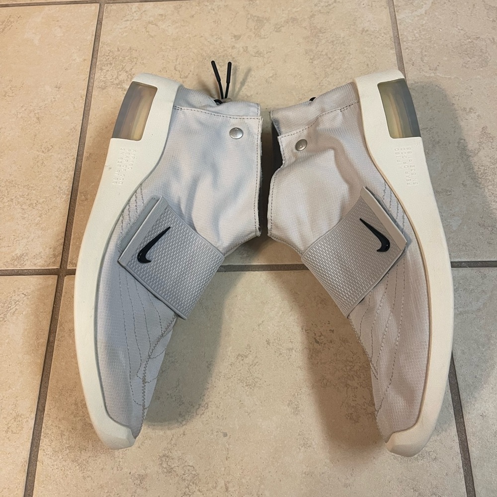 Nike Air Fear Of God Moccasin
Gray